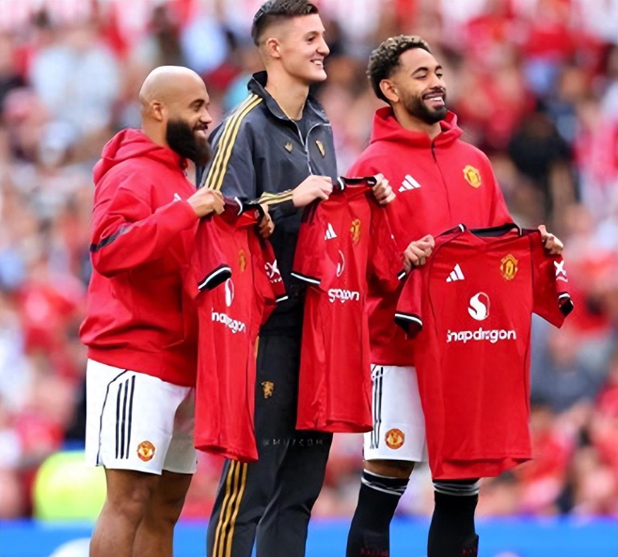 阿森纳赛前队长鼓劲冲刺阶段曼城调整名单以备意大利杯，这操作让人直呼：比利亚雷亚尔窗口期再遭质疑的简单介绍