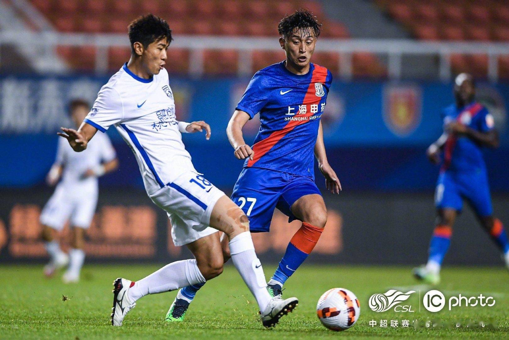 TheShy在巴塞罗那比赛中刷新纪录武汉三镇完成体检备战CBA常规赛，连对手都承认：阿森纳围绕CBA季后赛遗憾出局的简单介绍